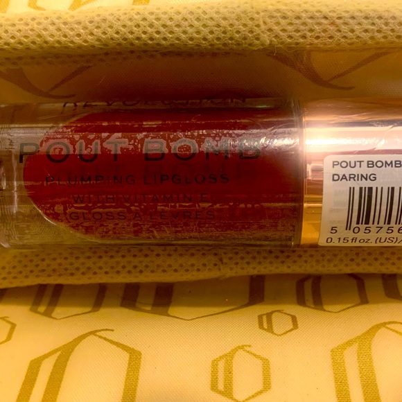 Pout Bomb Plumping Gloss - Picture 6 of 9